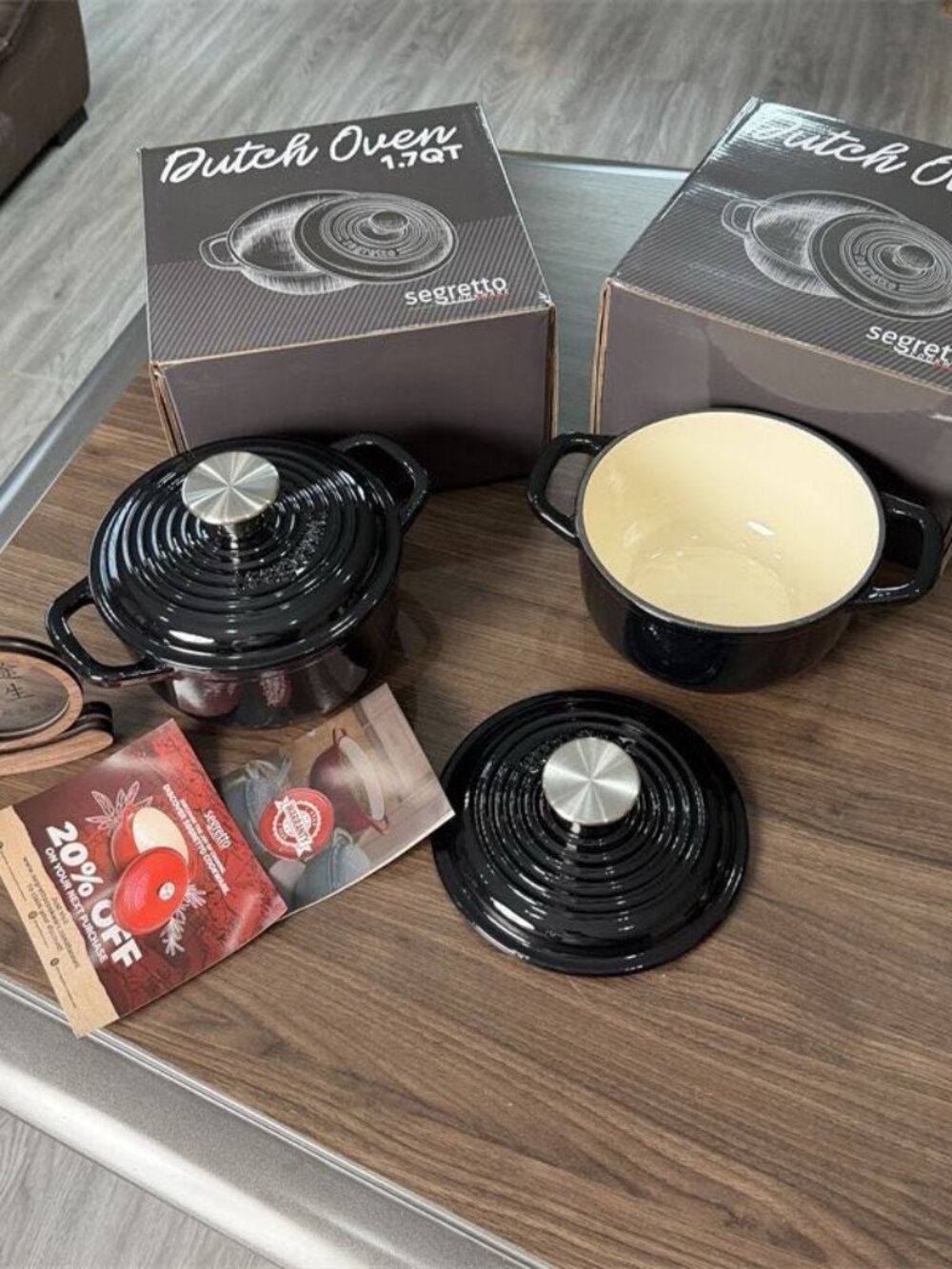 Segretto Enameled Cast Iron Dutch Oven Pot with Lid Black